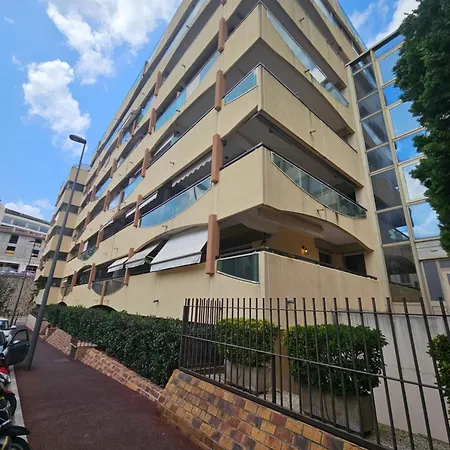 Cosy Avec Terrasse, Proche Plages & Palais