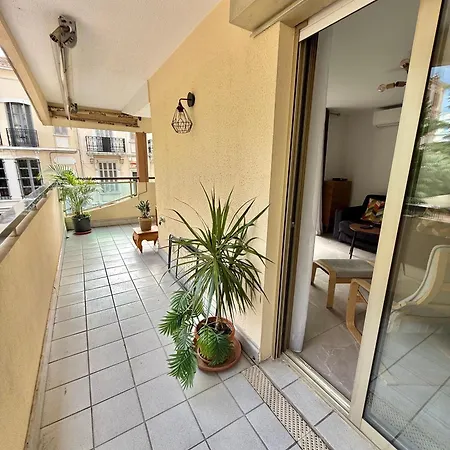 Cosy Avec Terrasse, Proche Plages & Palais *